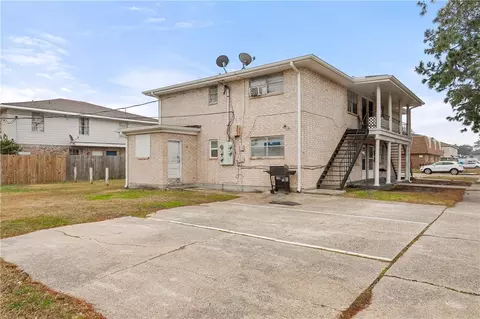 Exterior - 300 Duke Dr, Kenner, LA 70065 photo 2 of 2