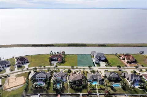 1484 Lakeshore Blvd, Slidell, LA 70461