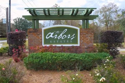 62 Arbors Cir, New Orleans, LA 70131