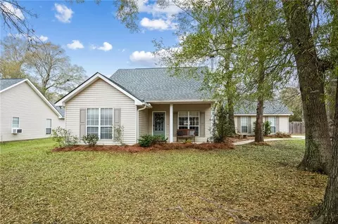 220 Heather Dr, Mandeville, LA 70471 photo 1