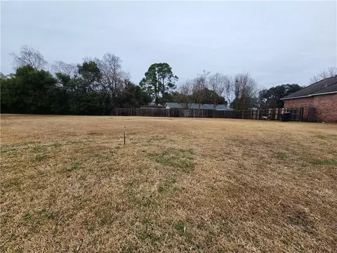 6003 Stonegate Dr, Alexandria, LA 71303