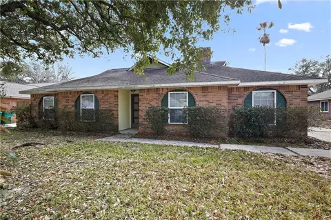 427 Broken Bough Dr, Slidell, LA 70458 photo 1