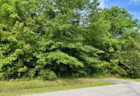 307 Water St, Waveland, MS 39576