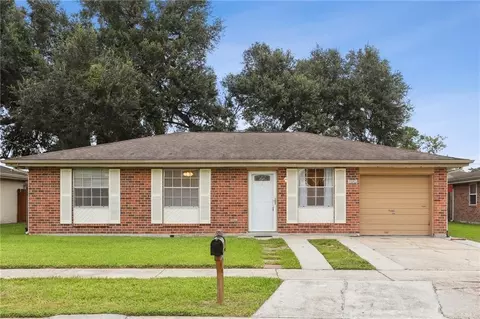 2741 Cardinal Dr, Marrero, LA 70072