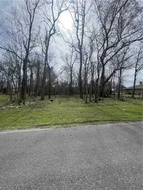 62 N Kelly Ln, Waggaman, LA 70094