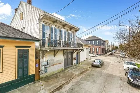 3400 Dauphine St, New Orleans, LA 70117