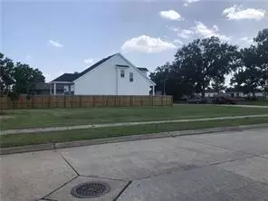 2005 Benjamin St, Arabi, LA 70032