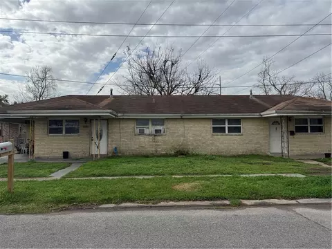 400 E 02 E Celestine St, Chalmette, LA 70043 photo 1