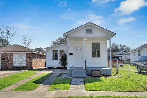 2560 Gladiolus St, New Orleans, LA 70122
