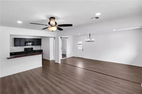 Living - 365 Olive Dr, Slidell, LA 70458 photo 1 of 4