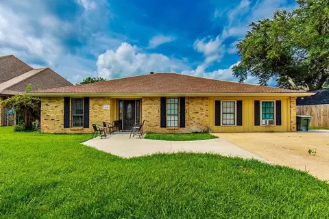 208 Chantilly Drive Dr, Houma, LA 70360