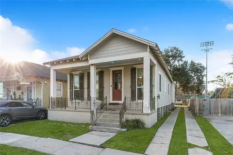 3020 Calhoun St, New Orleans, LA 70118 photo 1