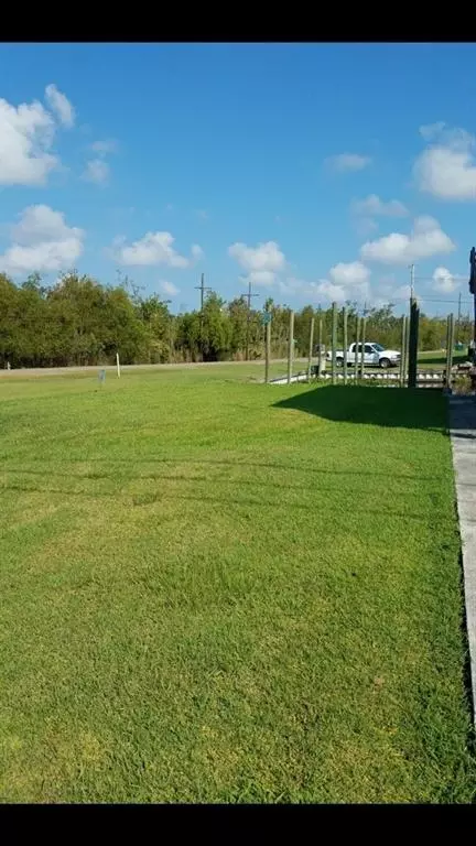 4990 Kaylee Ln, Barataria, LA 70036
