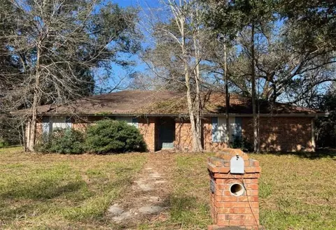 676 Church St, Raceland, LA 70394
