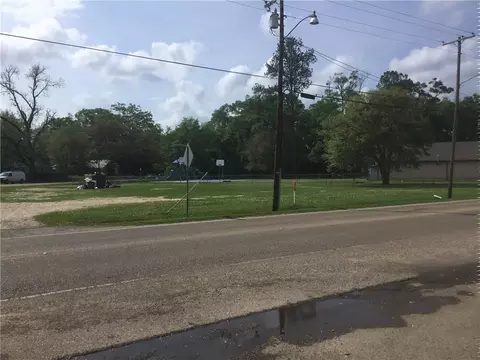 919 N Columbia St, Covington, LA 70433
