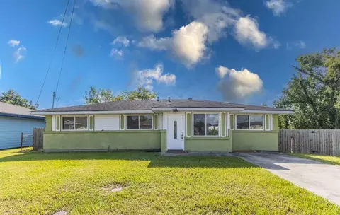 1684 Lauradale Dr, New Orleans, LA 70114 photo 1
