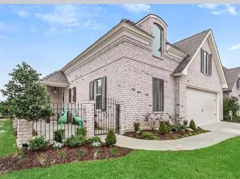297 Nicklaus Dr, Slidell, LA 70458 photo 1