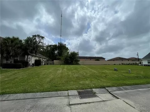 224 Mae Dr, Gretna, LA 70056