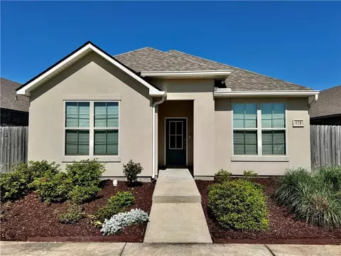 413 E Lakeshore Vlg, Slidell, LA 70461 photo 1