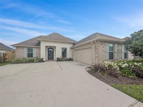 105 Cove Pointe Dr, Luling, LA 70070 photo 1