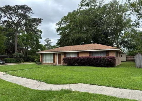 1565 Queens Dr, Slidell, LA 70458 photo 1