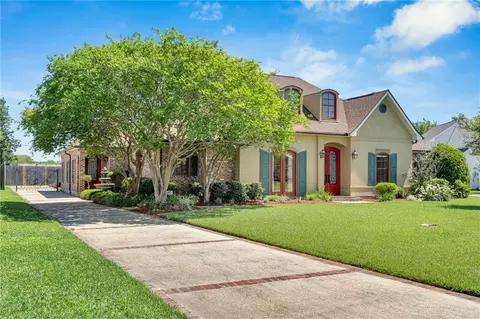 136 Jennifer Ln, Laplace, LA 70068