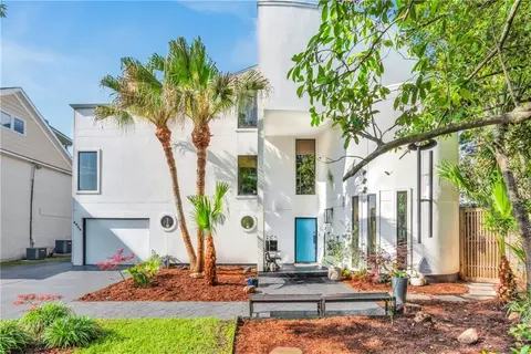 4809 Neyrey Dr, Metairie, LA 70002