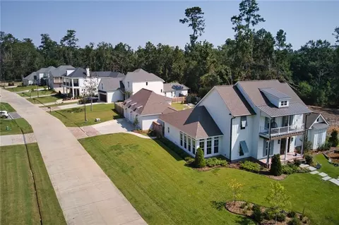 1388 River Club Dr, Covington, LA 70433