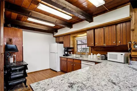 Kitchen - 31814 River Pines Dr, Springfield, LA 70462 photo 1 of 1