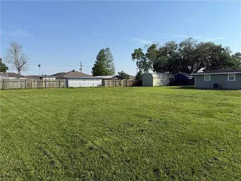 2421 Maureen Ln, Meraux, LA 70075