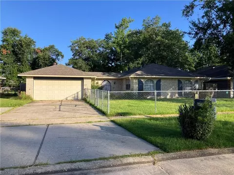 3837 Coventry St, Slidell, LA 70458 photo 1