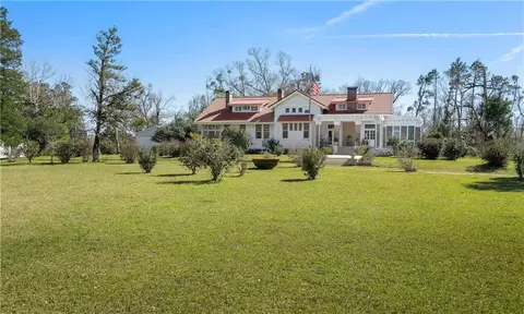 39241 Mount Villa Estate Ln, Ponchatoula, LA 70454