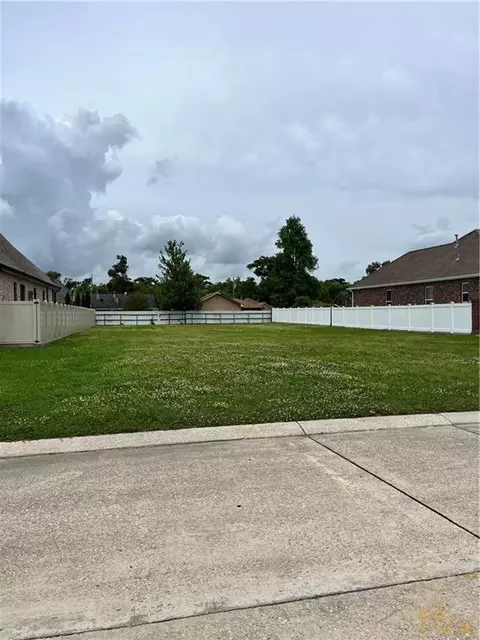 3104 Rue Marcelle Dr, Meraux, LA 70075