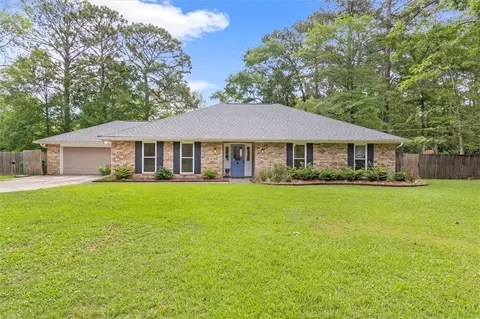 17 S Division Dr, Covington, LA 70433 photo 1