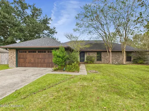 108 Pullin Dr, Youngsville, LA 70592