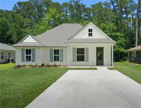 2441 Dupard St, Mandeville, LA 70448 photo 1