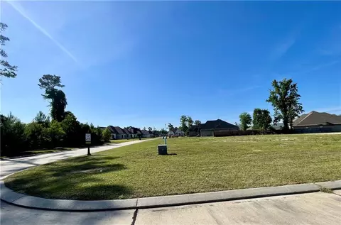676 Dockside Dr, Slidell, LA 70461 photo 2
