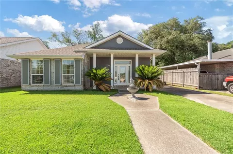 2900 Meadow Dr, Violet, LA 70092 photo 1