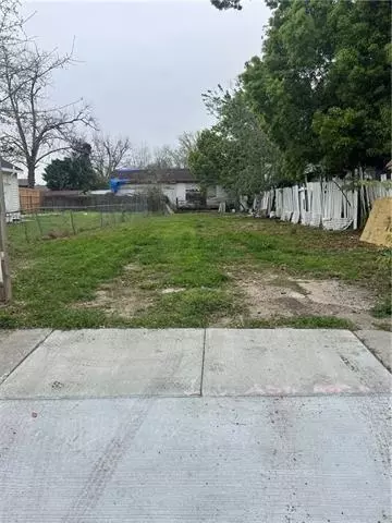 9207 Apple St, New Orleans, LA 70118