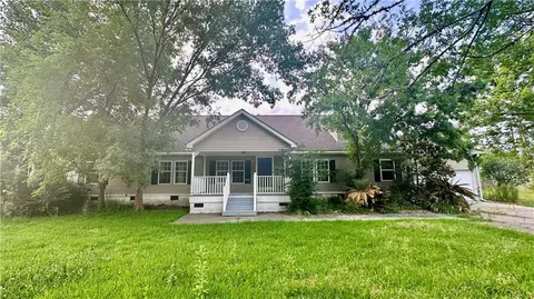 20053 Esterbrook Rd, Ponchatoula, LA 70454