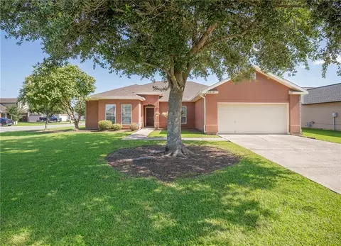 39070 Pirogue Ave, Gonzales, LA 70737