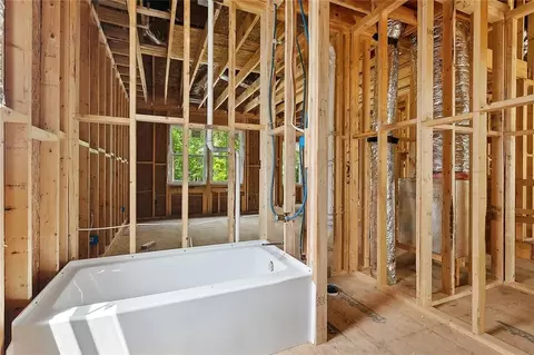 Bath - 1190 Dove Park Rd, Covington, LA 70433 photo 1 of 1