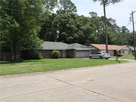 1604 Saint Christopher St, Slidell, LA 70460 photo 1