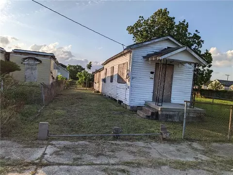 707 22nd St, Gretna, LA 70053