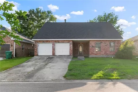 206 Chubasco Ln, Slidell, LA 70458 photo 1