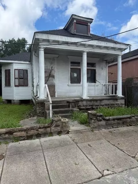 5123 Chartres St, New Orleans, LA 70117