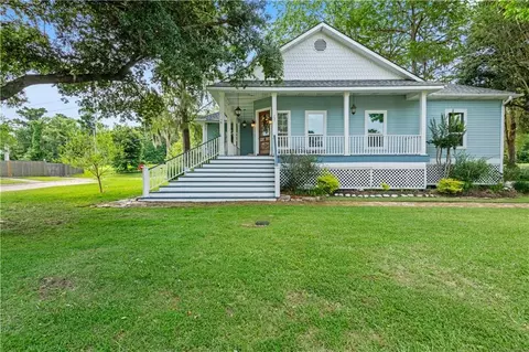 237 Villere Dr, Destrehan, LA 70047