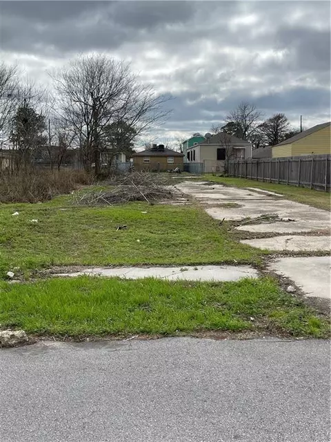 5438 N Johnson St, New Orleans, LA 70117