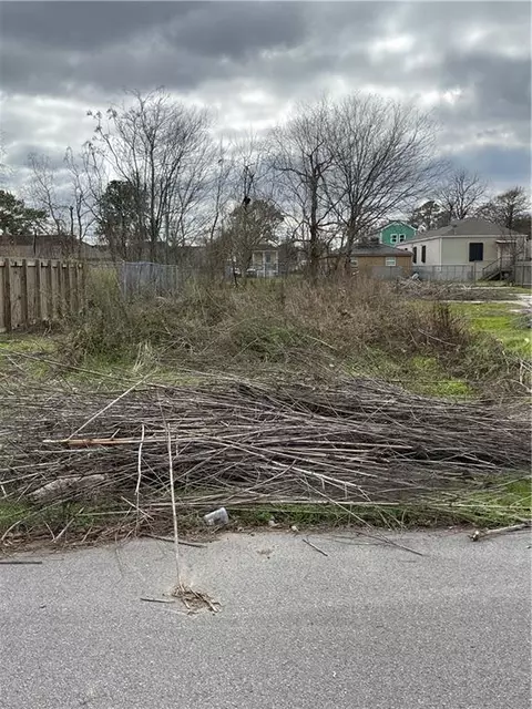 5442 N Johnson St, New Orleans, LA 70117