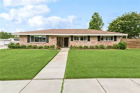 41 Derbes Dr, Gretna, LA 70053